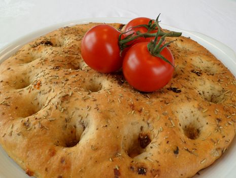 Stevia Focaccia met zongedroogde tomaten