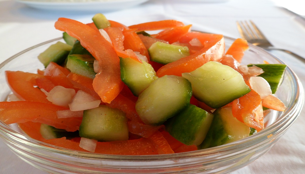 Pittige tomaten-komkommersalade